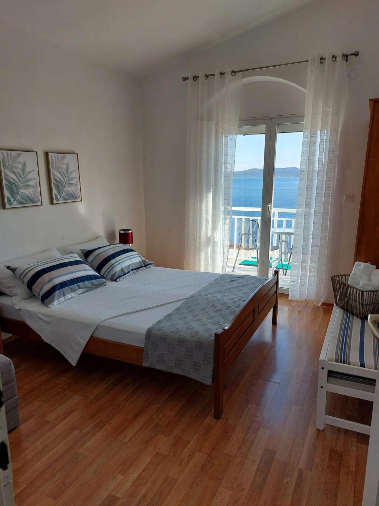 Apartments With A Parking Space Pisak, Omis - 1009 Exterior photo